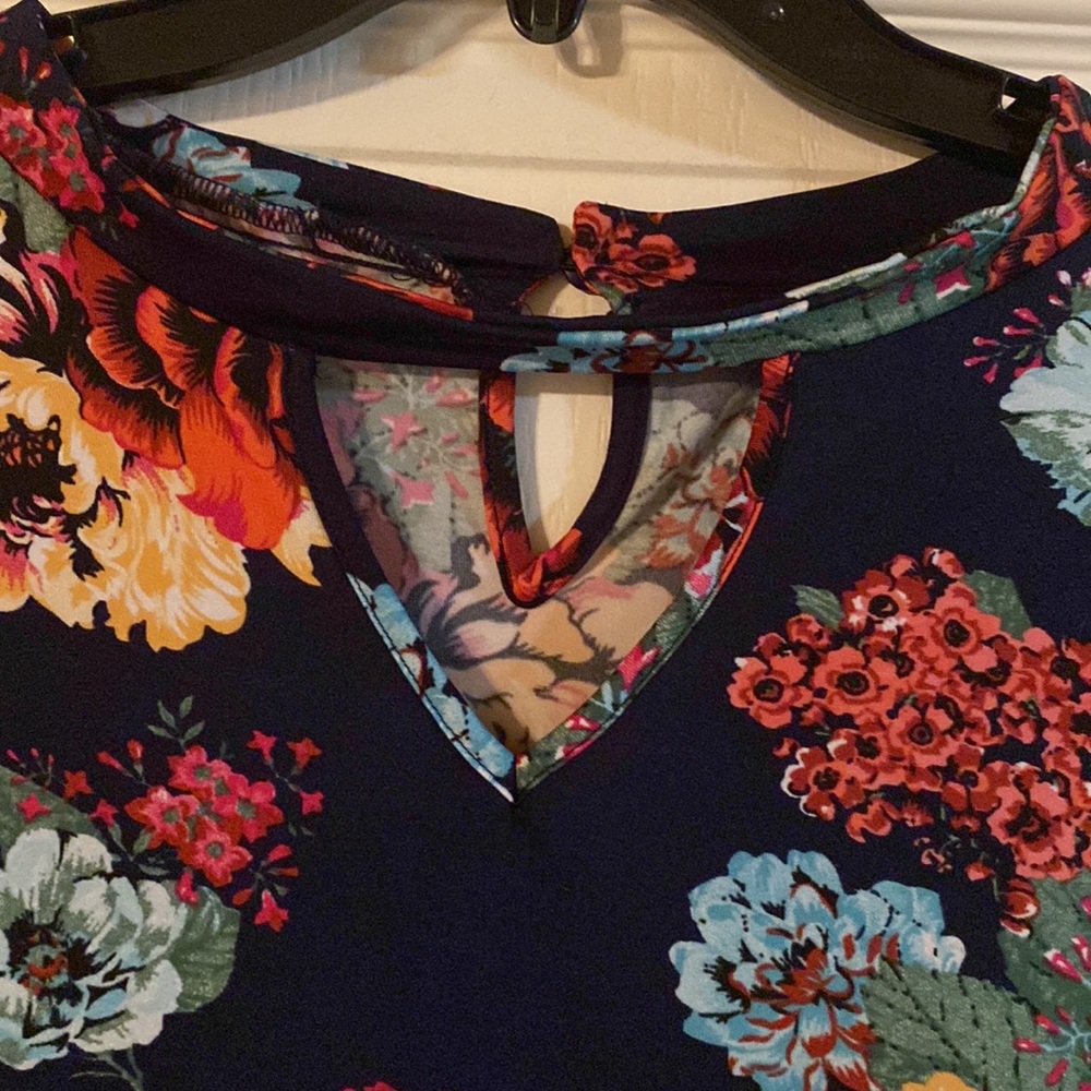 Multi colored tunic - Picture 2 of 3